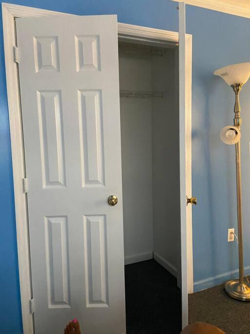 Large 3-Bedrooms/2-Bath Apt, One Block To Train Nueva York Exterior foto